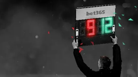 时光流转，她的风华依旧，瓦尔加晒新照，魅力不减当年，绝色依旧惊艳时光